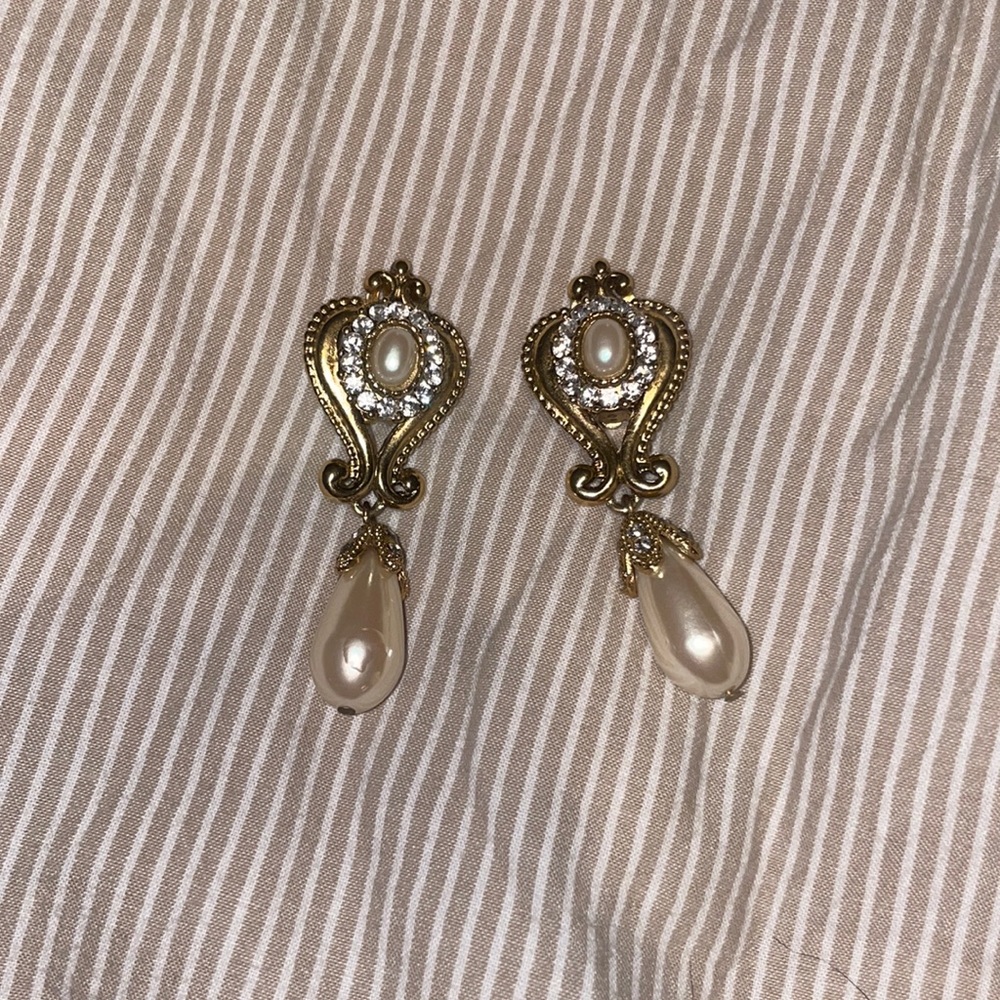 Erwin pearl vintage gold pearl drop earrings clip on